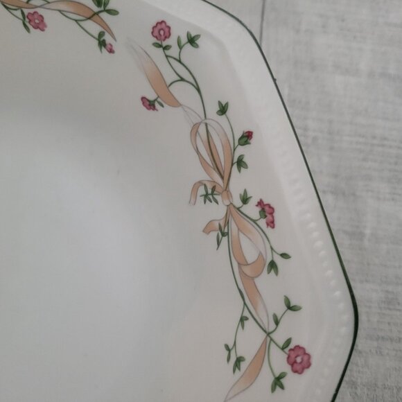 Johnson Bros England Octagonal Soup Bowl With Floral Garland Pattern & Green Rim - Picture 2 of 6